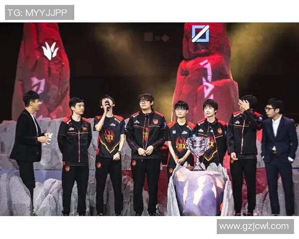FPX战队在CSGO赛场上的转型之路与成败分析